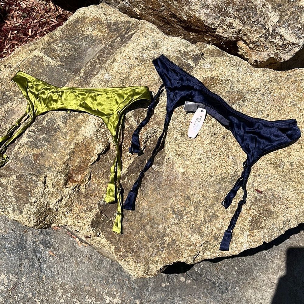 Victoria’s Secret Garter Belt